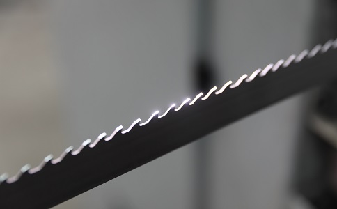 淮安双金属带锯条产生切削噪音的原因具体有哪些？